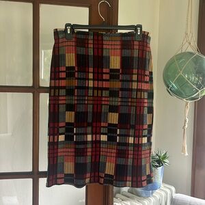 Super cute stretchy midi skirt